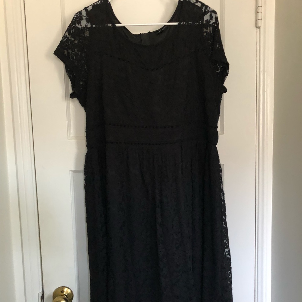 Torrid Black Floral Lace Dress Size 16